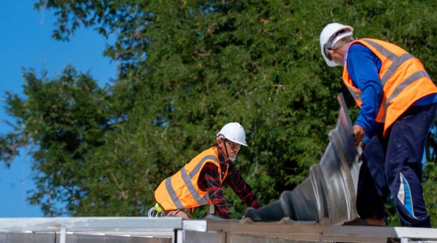 Professional gutter cleaning in Aurora, SD
